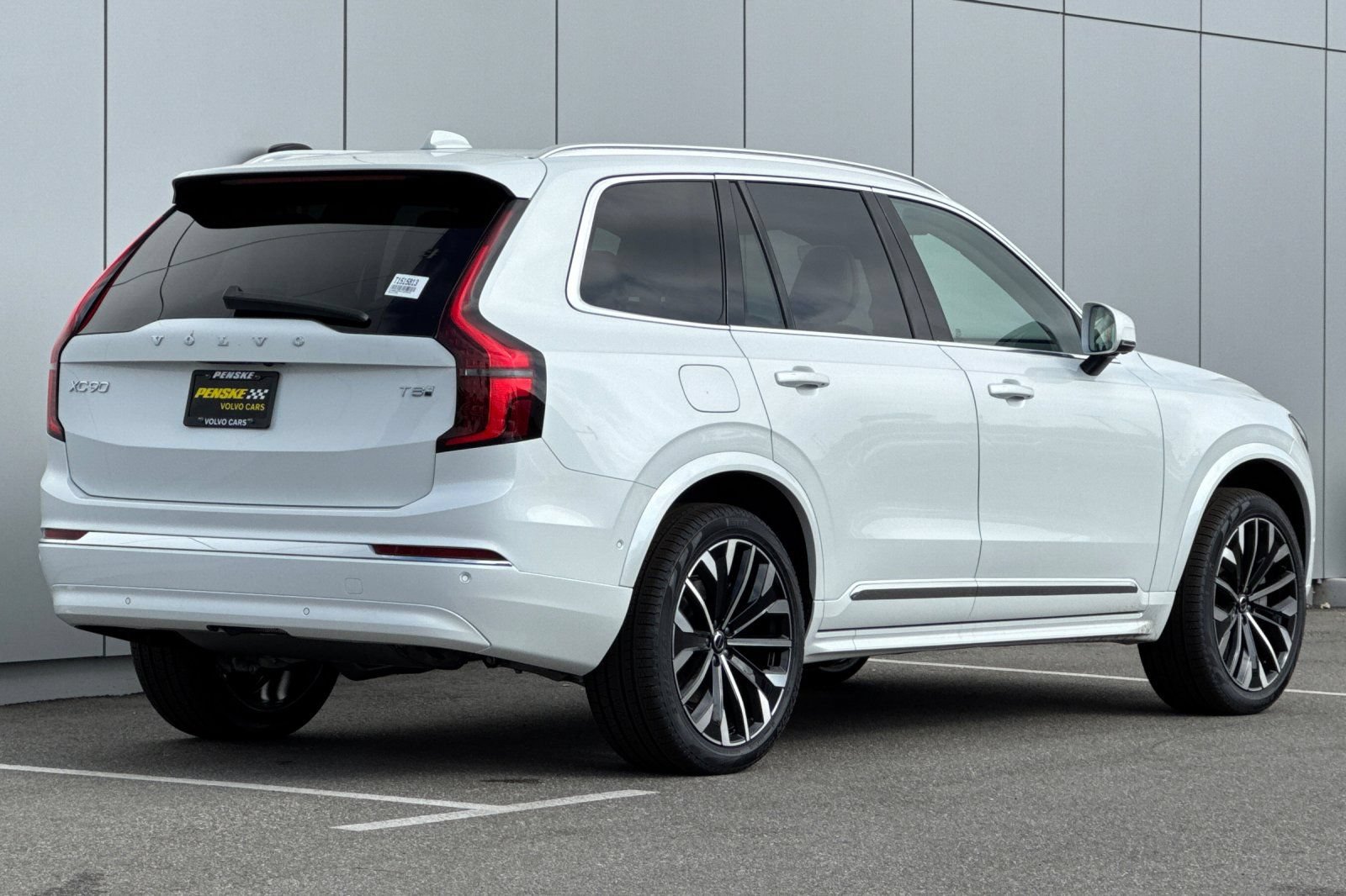 New 2026 Volvo XC90 T8 Ultra w/ Protection Package AWD/4WD image 5