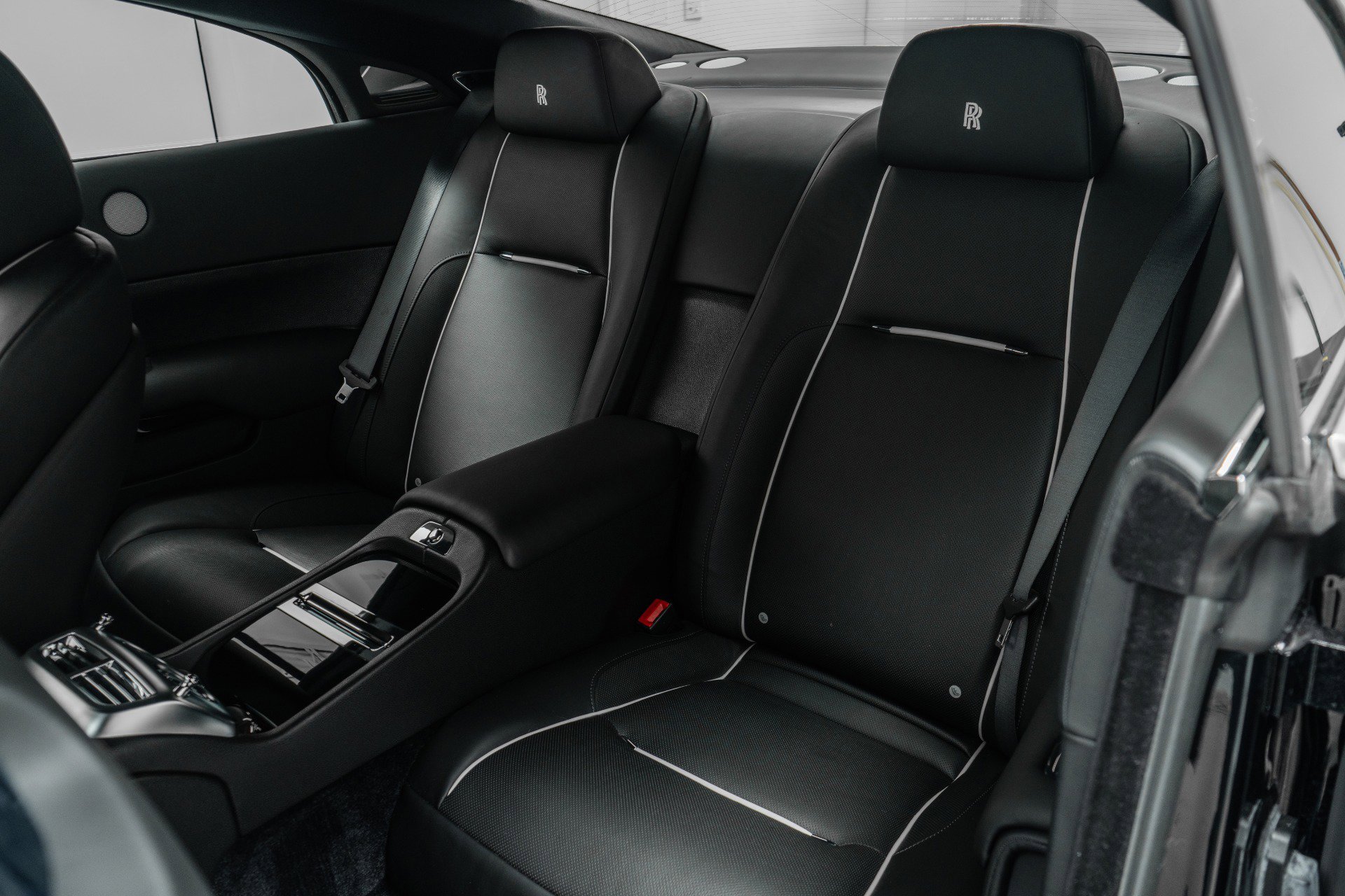 Used 2015 Rolls-Royce Wraith image 16