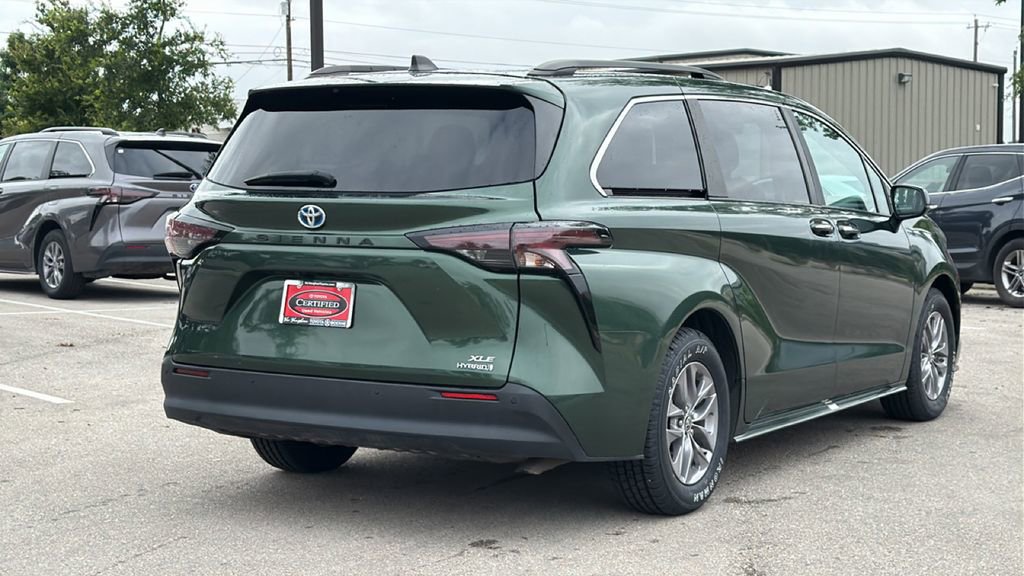Used 2024 Toyota Sienna XLE FWD image 6