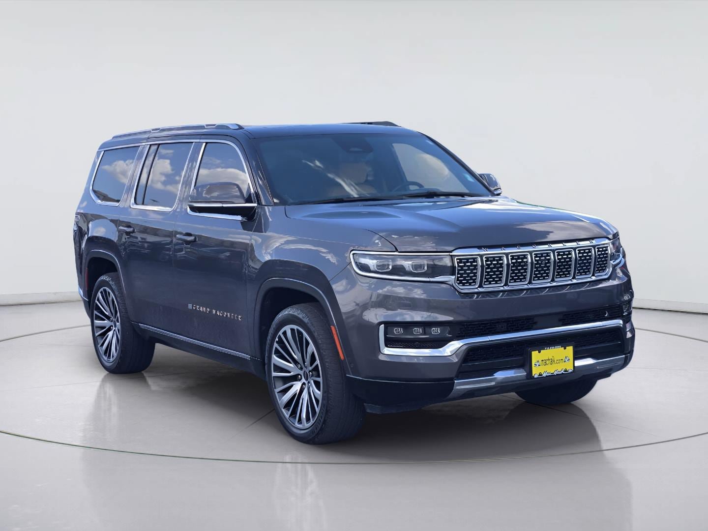 Used 2022 Jeep Grand Wagoneer Series III w/ Flexible Seating Group AWD/4WD image 3