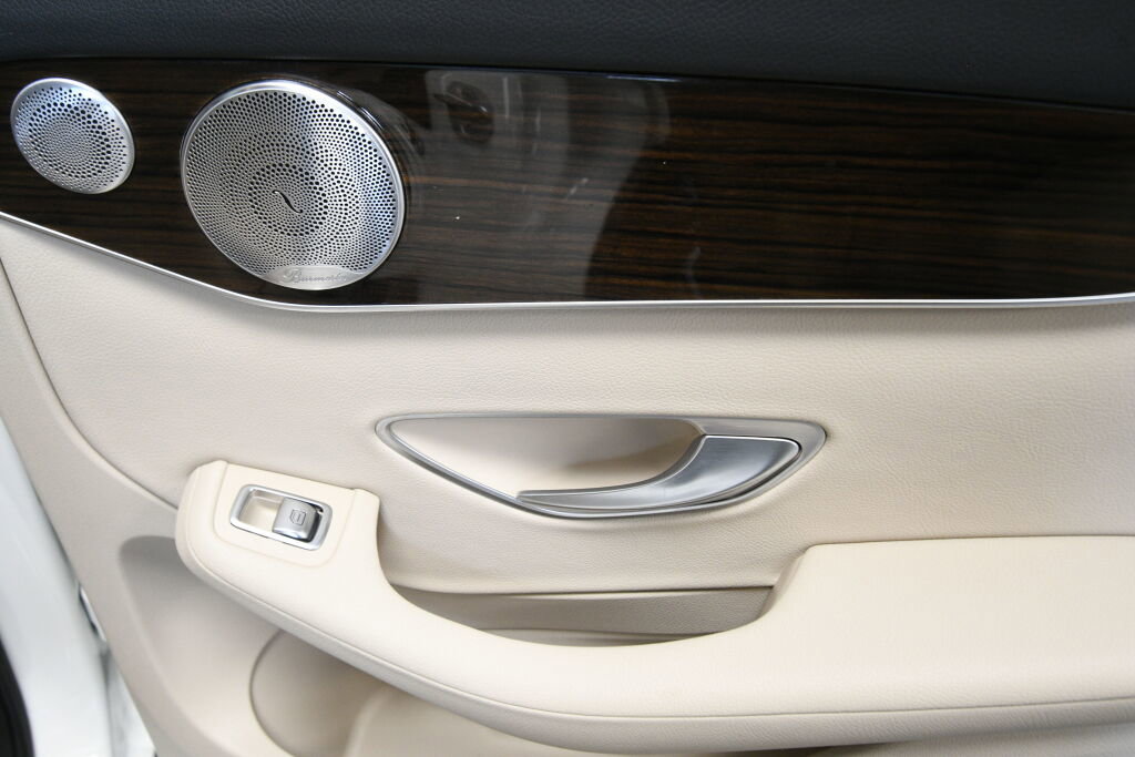 Used 2020 Mercedes-Benz GLC 300 4MATIC image 28