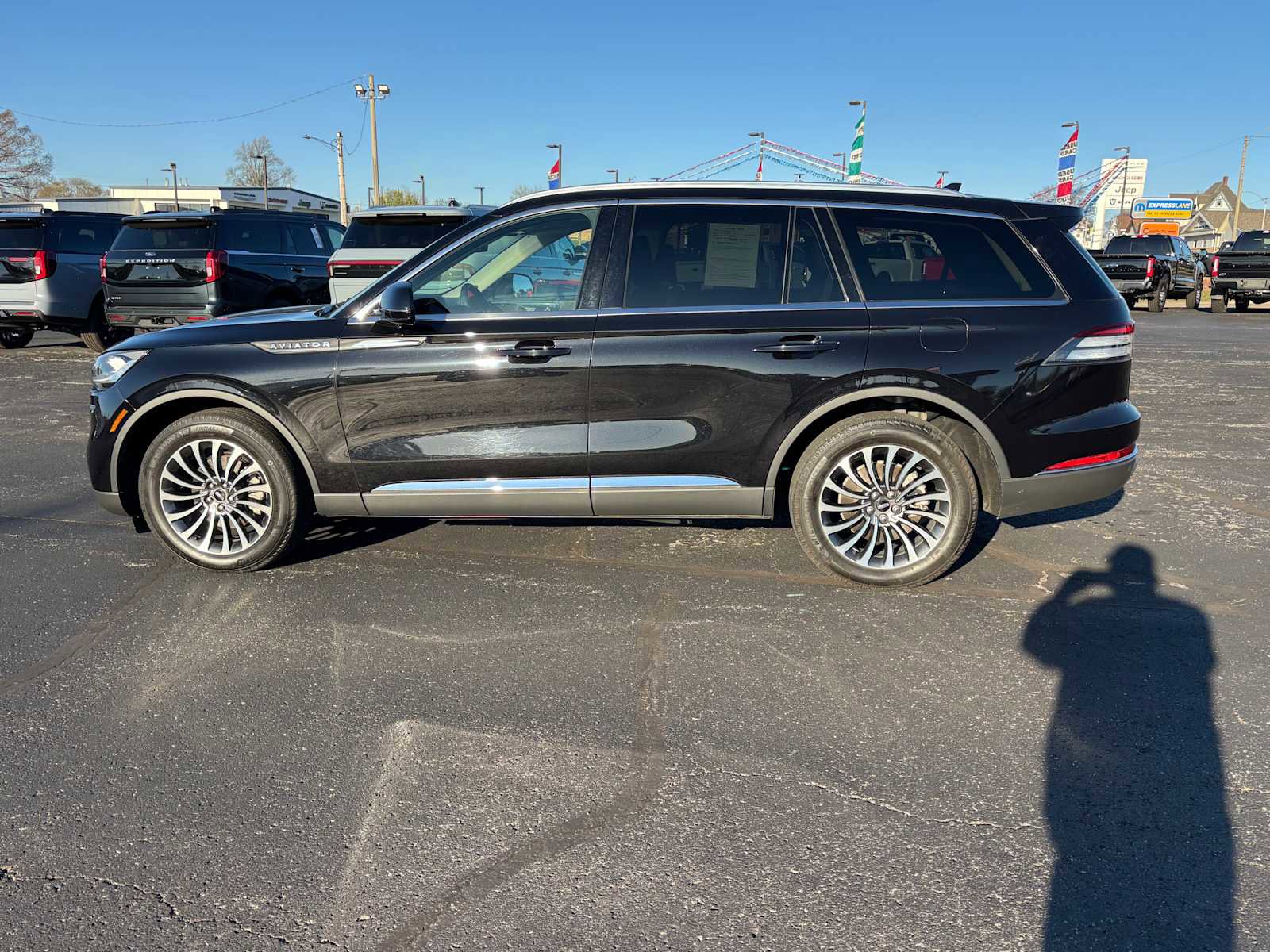 Used 2023 Lincoln Aviator AWD w/ Premium Package image 8