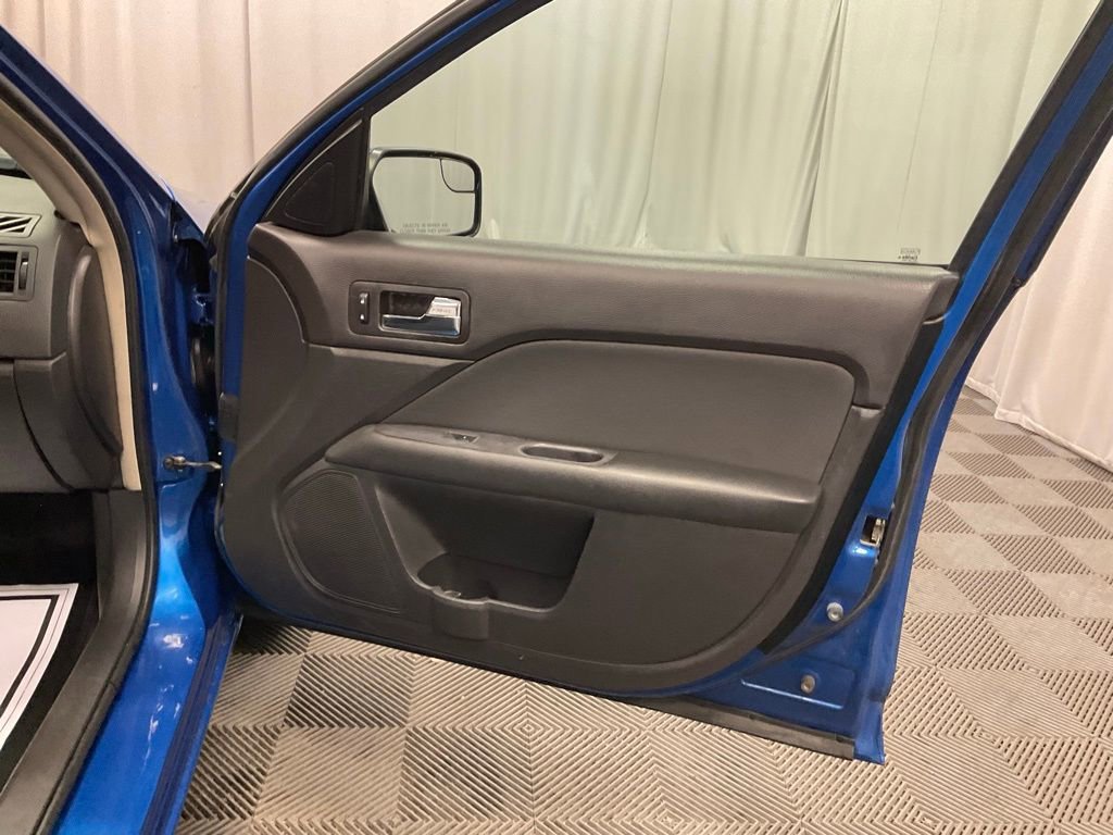 Used 2012 Ford Fusion SE image 25