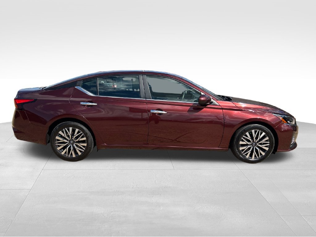 Used 2023 Nissan Altima 2.5 SV FWD image 7