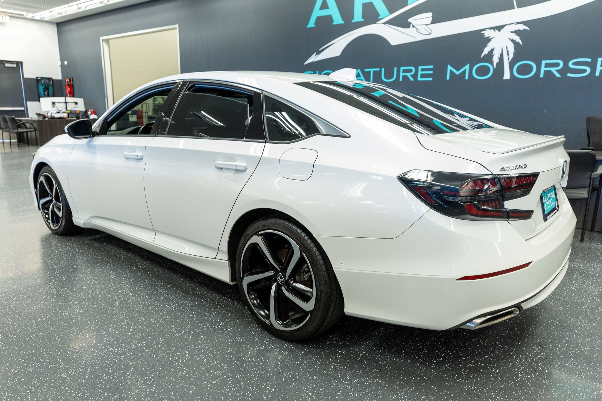 Used 2018 Honda Accord Sport image 9
