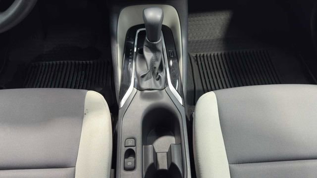 Used 2025 Toyota Corolla LE w/ LE Premium Package FWD image 18