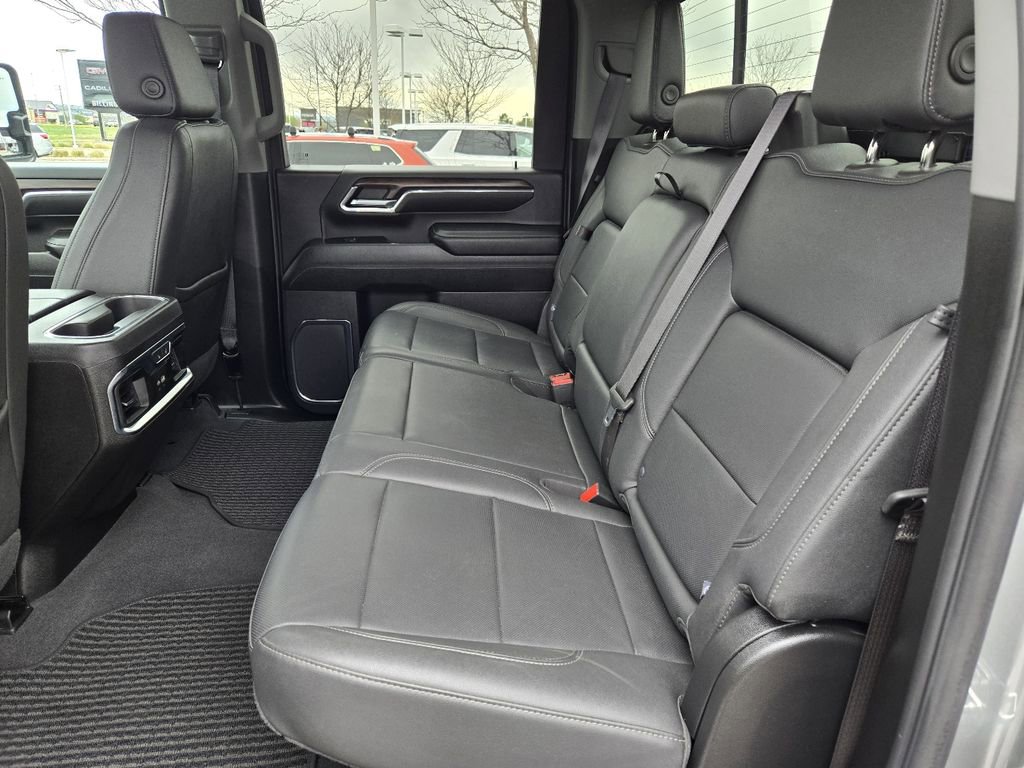Used 2024 GMC Sierra 3500 SLT w/ SLT Premium Package AWD/4WD image 5