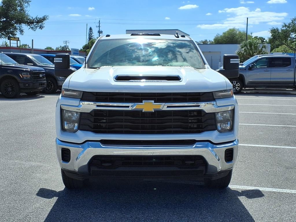 Used 2024 Chevrolet Silverado 2500 LT AWD/4WD image 2