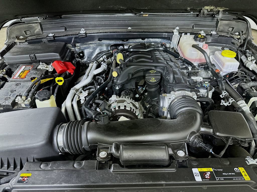 Used 2024 Jeep Wrangler Sport S image 9