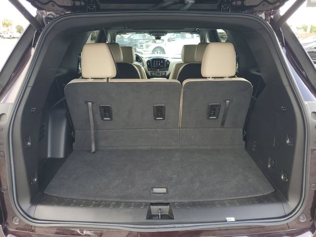 Used 2023 Chevrolet Traverse Premier w/ LPO, Cargo Package FWD image 30