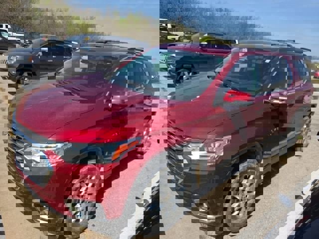 Used 2021 Chevrolet Traverse LT image 2