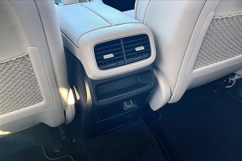 Used 2021 Mercedes-Benz GLE 350 4MATIC w/ Premium Package image 23