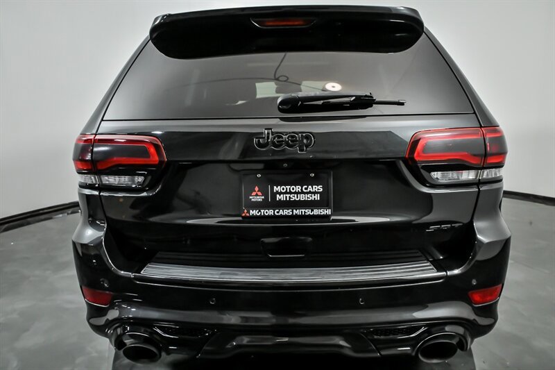 Used 2015 Jeep Grand Cherokee SRT w/ Quick Order Package 26J AWD/4WD image 8