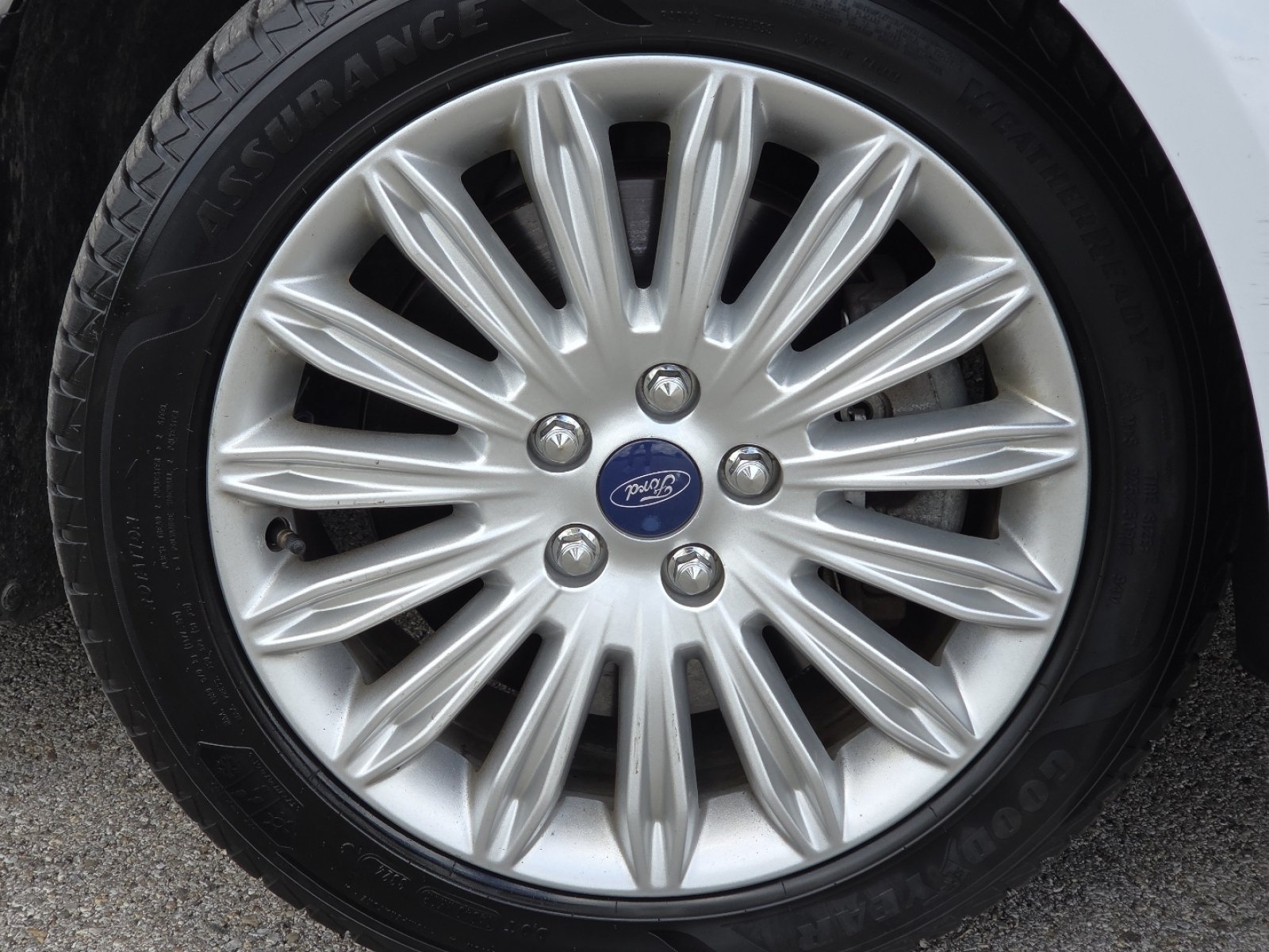 Used 2013 Ford Fusion Energi SE FWD image 9