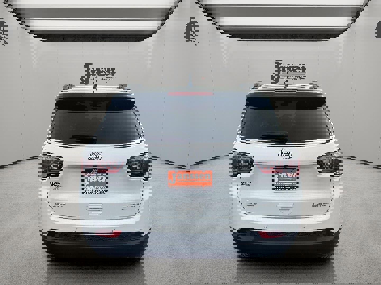 Used 2025 Jeep Compass Limited image 3