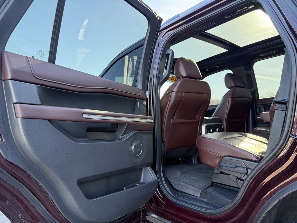 Used 2024 Ford Expedition Limited image 22