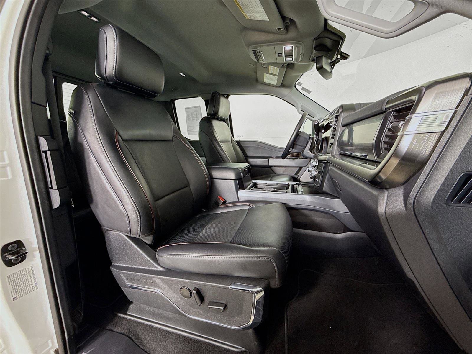 Used 2024 Ford F350 Lariat w/ Chrome Package image 29