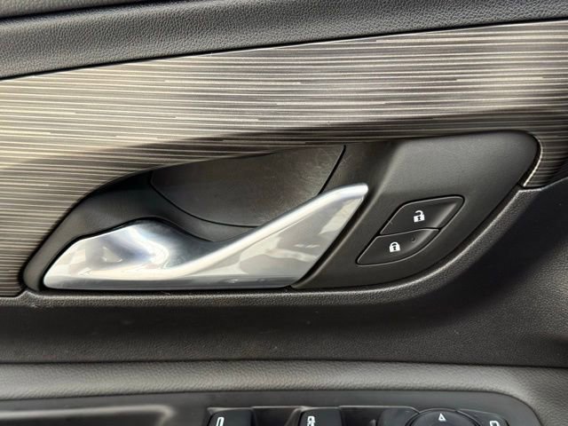 Used 2024 GMC Terrain SLE image 28