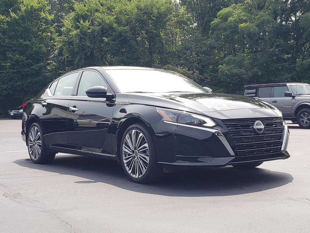Used 2024 Nissan Altima 2.5 SL AWD/4WD image 3