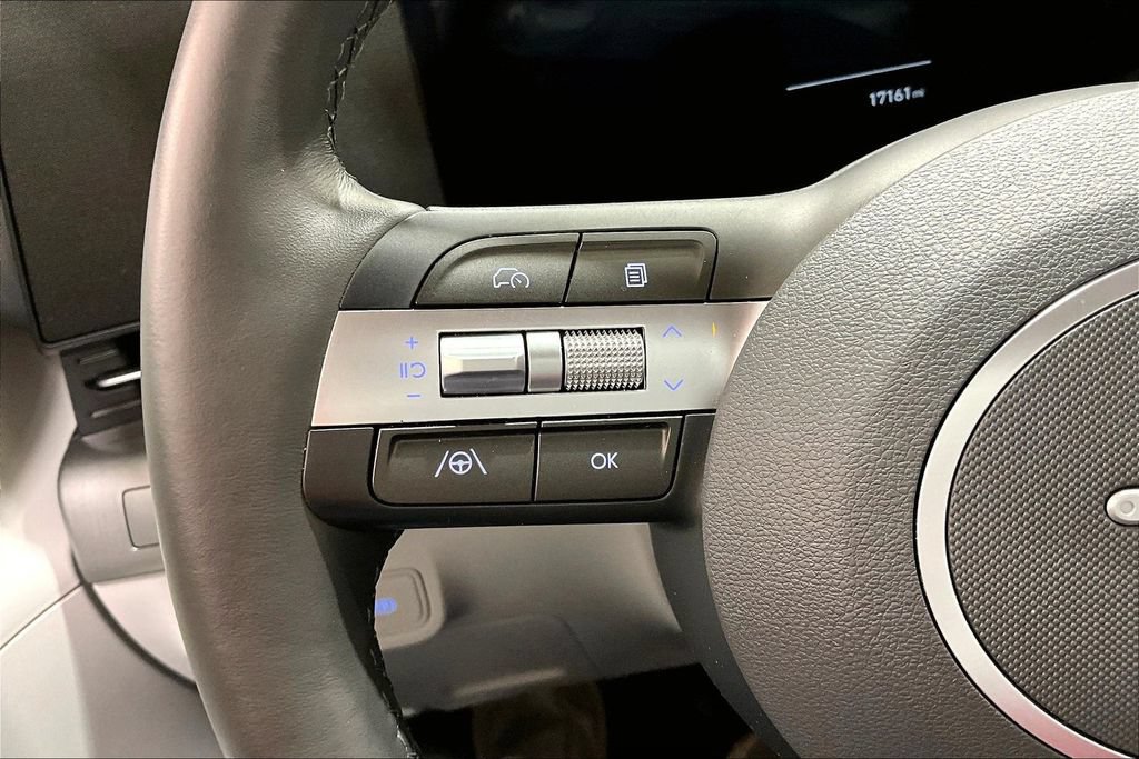 Used 2025 Hyundai Kona SEL AWD/4WD image 15