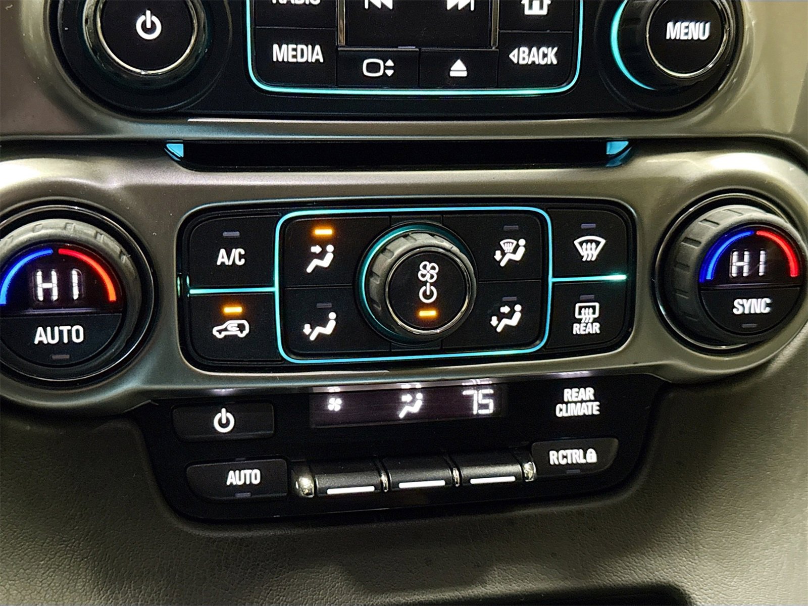 Used 2019 Chevrolet Suburban LS w/ All-Season Package image 16