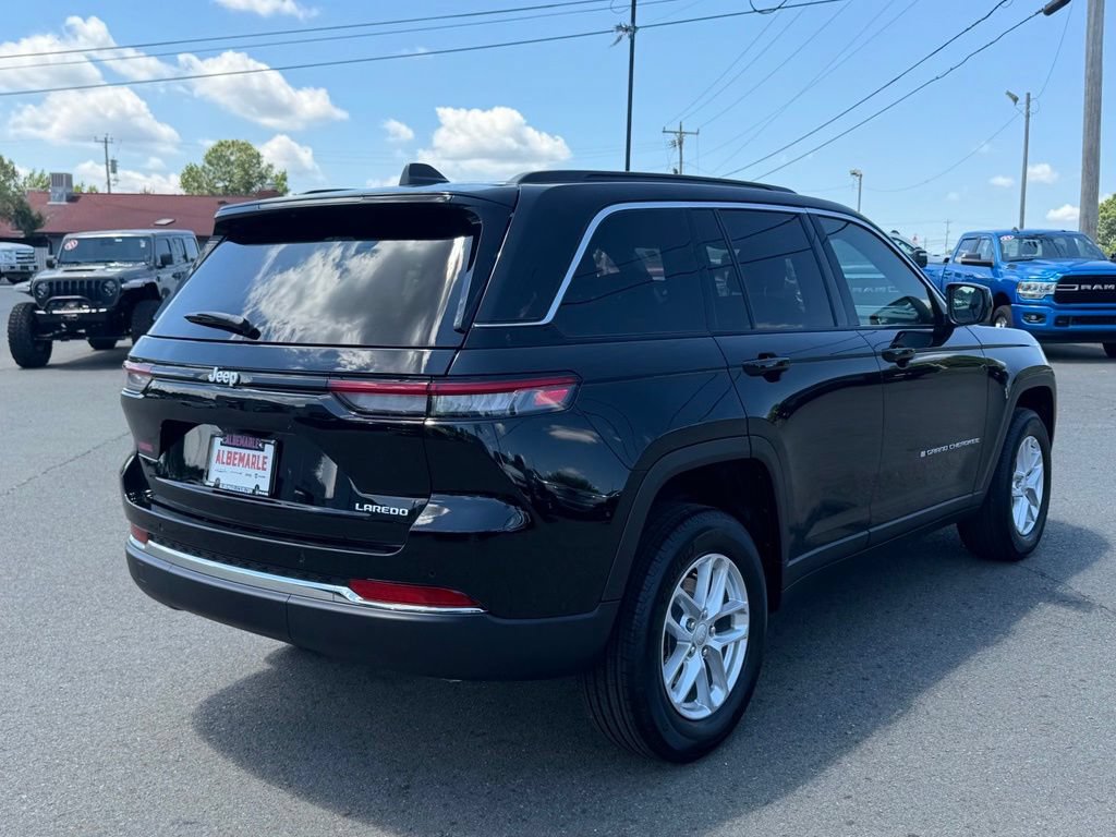 New 2026 Jeep Grand Cherokee Laredo RWD image 3