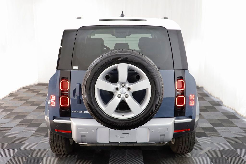 Used 2025 Land Rover Defender 110 S image 17