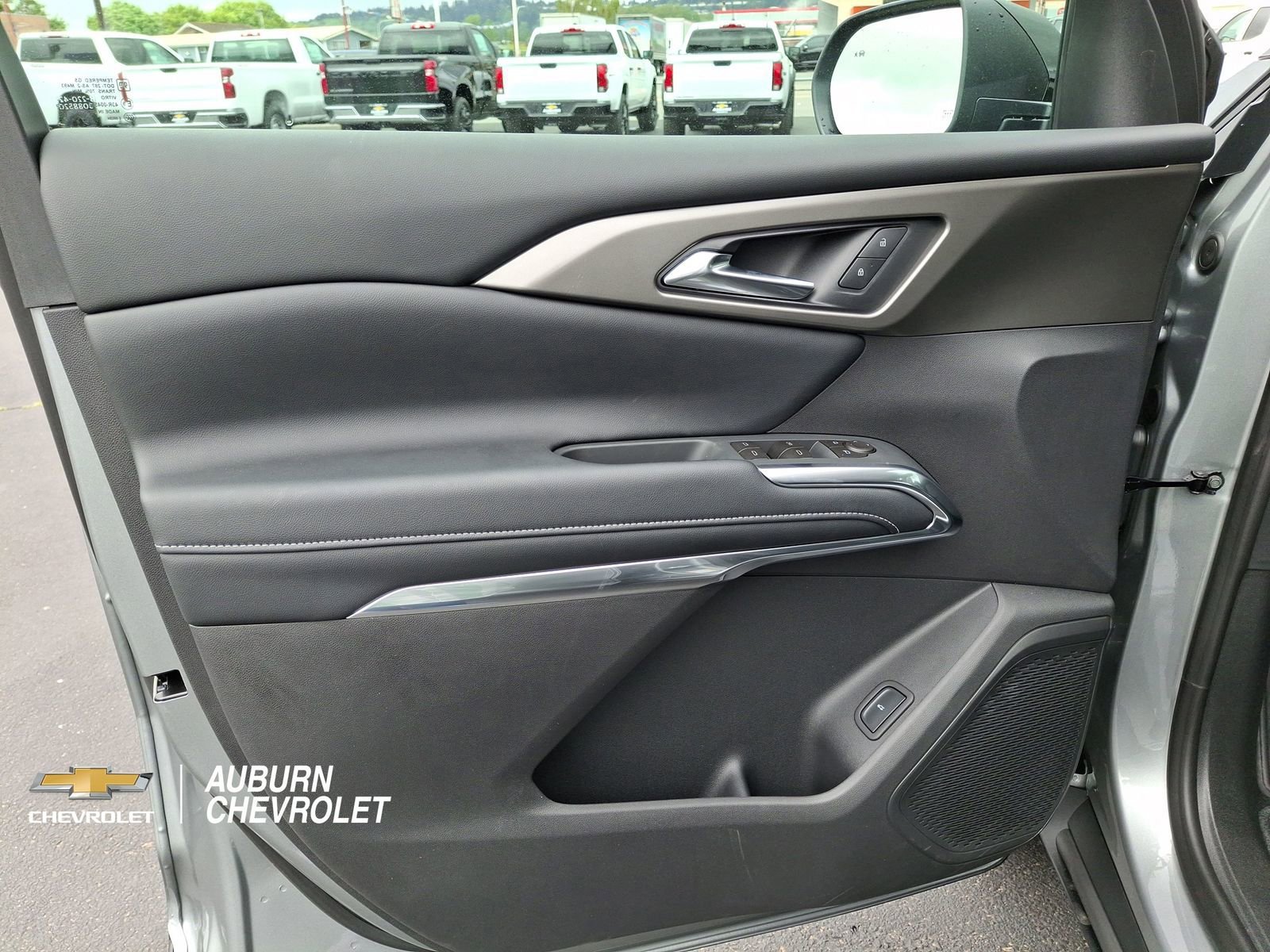 New 2026 Chevrolet Traverse LT w/ Midnight/Sport Edition AWD/4WD image 17