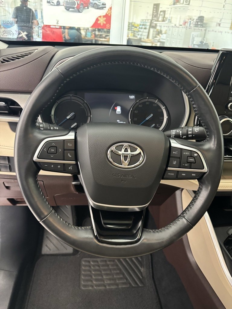 Certified 2021 Toyota Highlander XLE image 14
