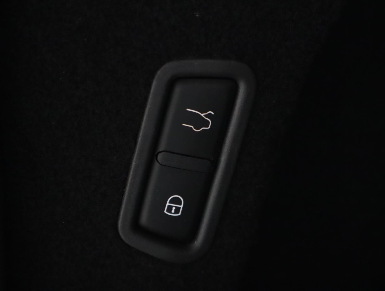 Used 2022 Maserati Levante Modena image 11