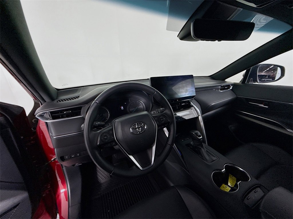 Used 2023 Toyota Venza Nightshade image 4