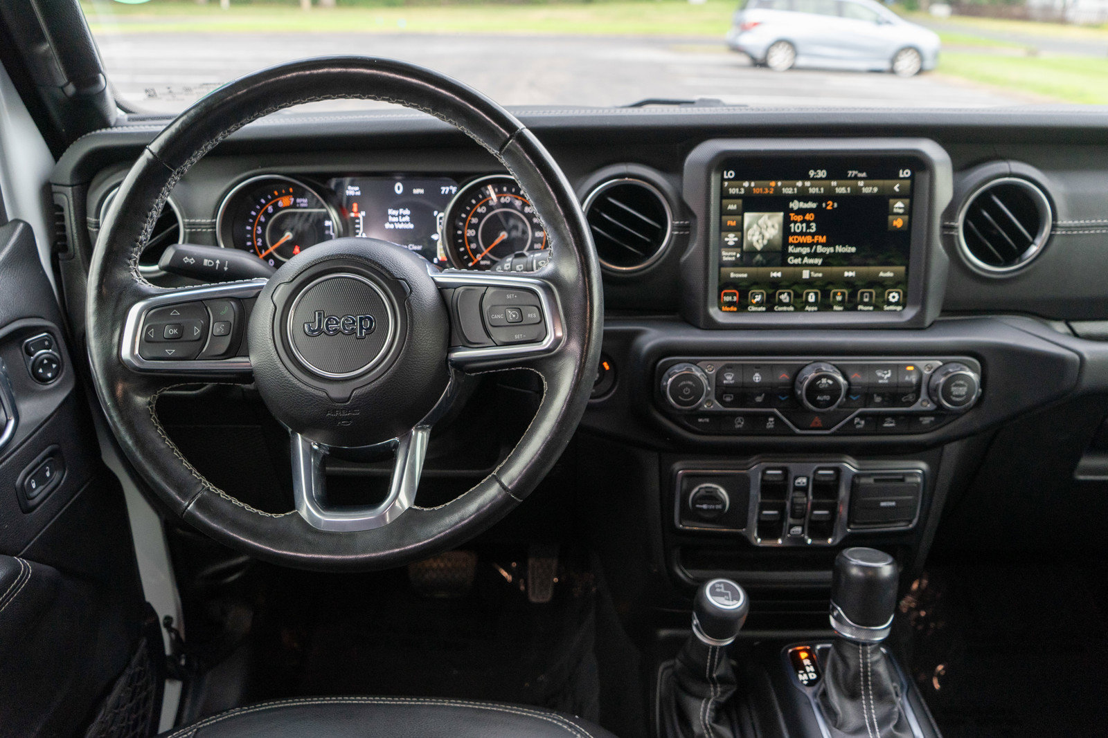 Used 2023 Jeep Wrangler Unlimited Sahara w/ Safety Group AWD/4WD image 13