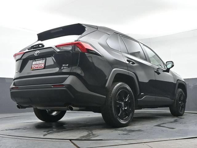 Certified 2025 Toyota RAV4 XLE AWD/4WD image 30