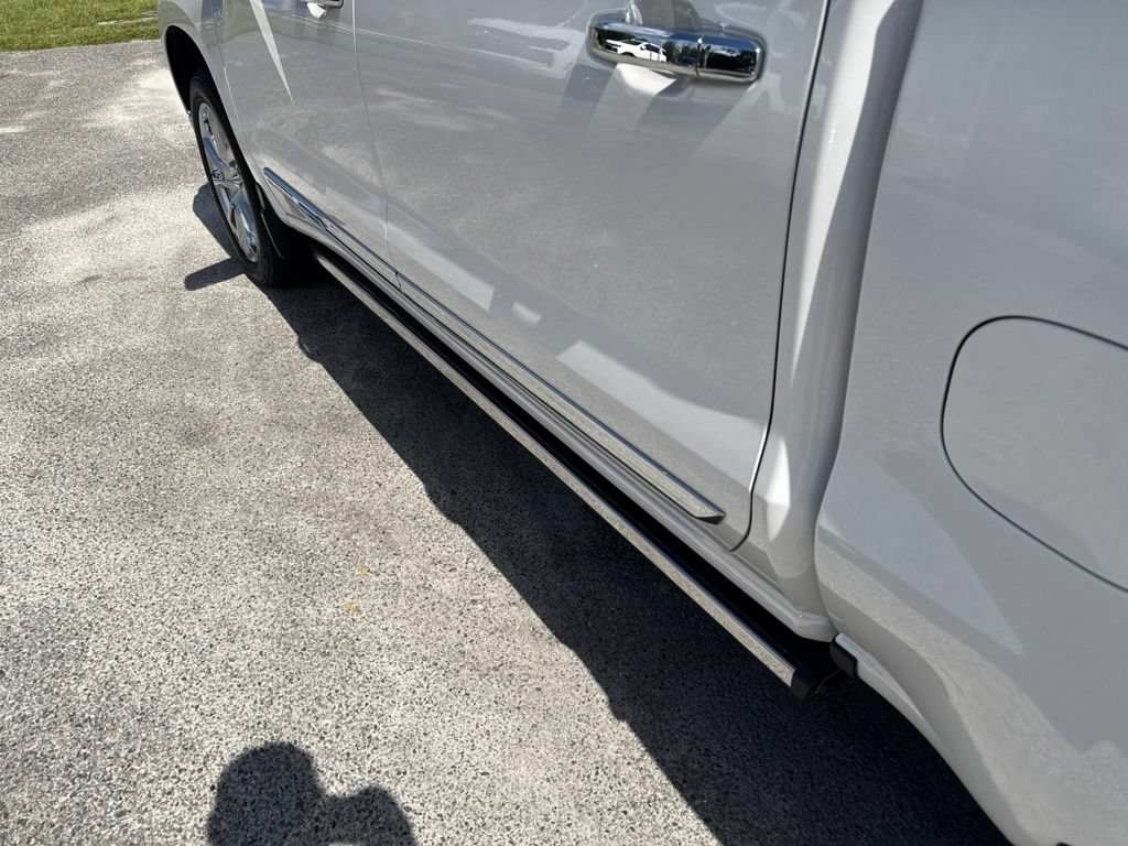 Used 2024 Chevrolet Silverado 1500 High Country AWD/4WD image 11