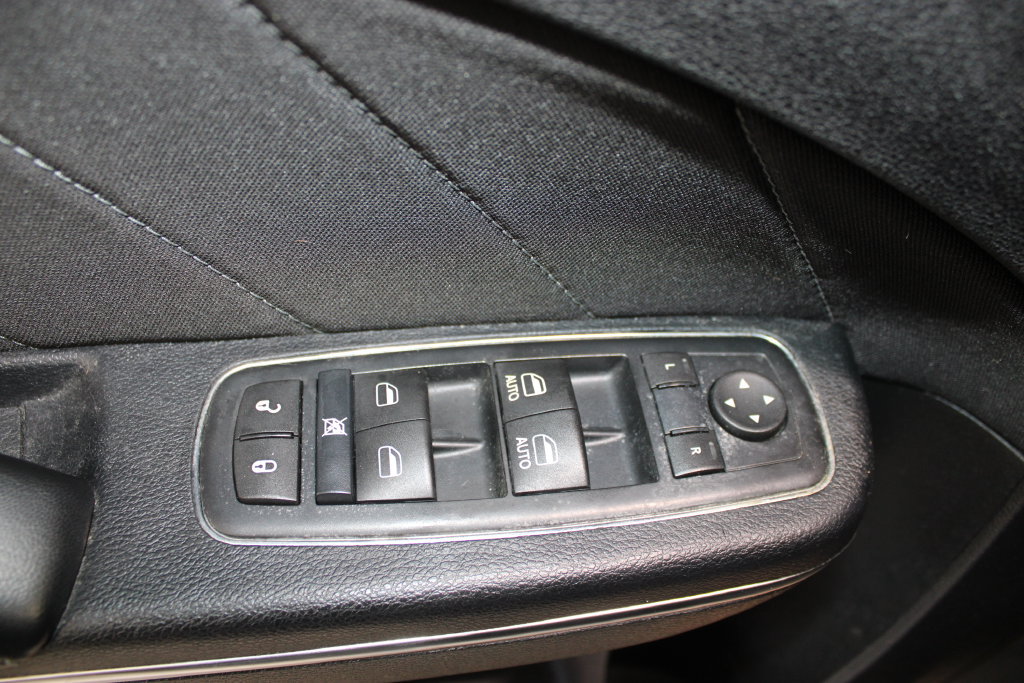 Used 2016 Dodge Charger R/T RWD image 37