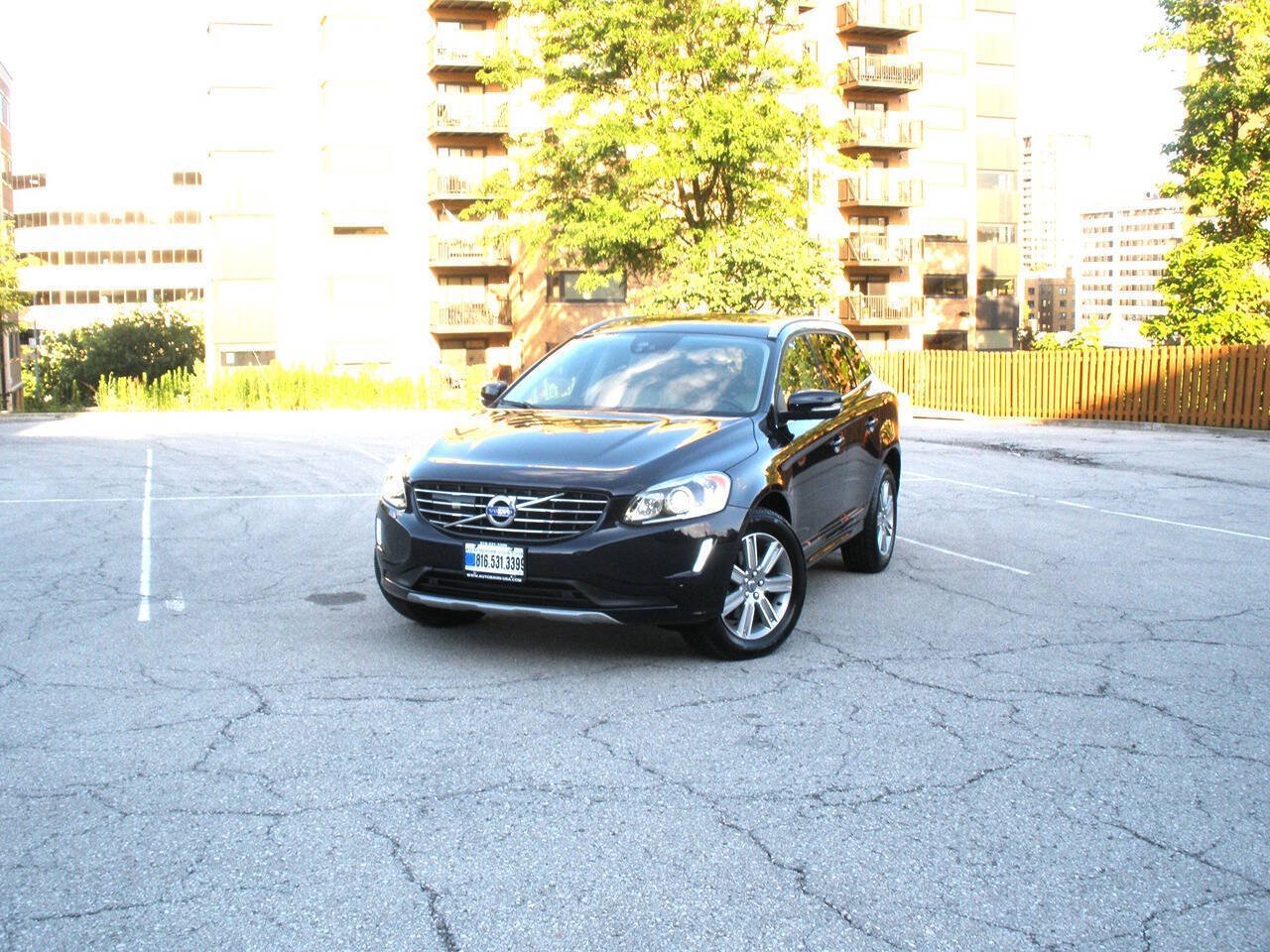 Used 2016 Volvo XC60 T6 Platinum w/ Protection Package AWD/4WD image 18