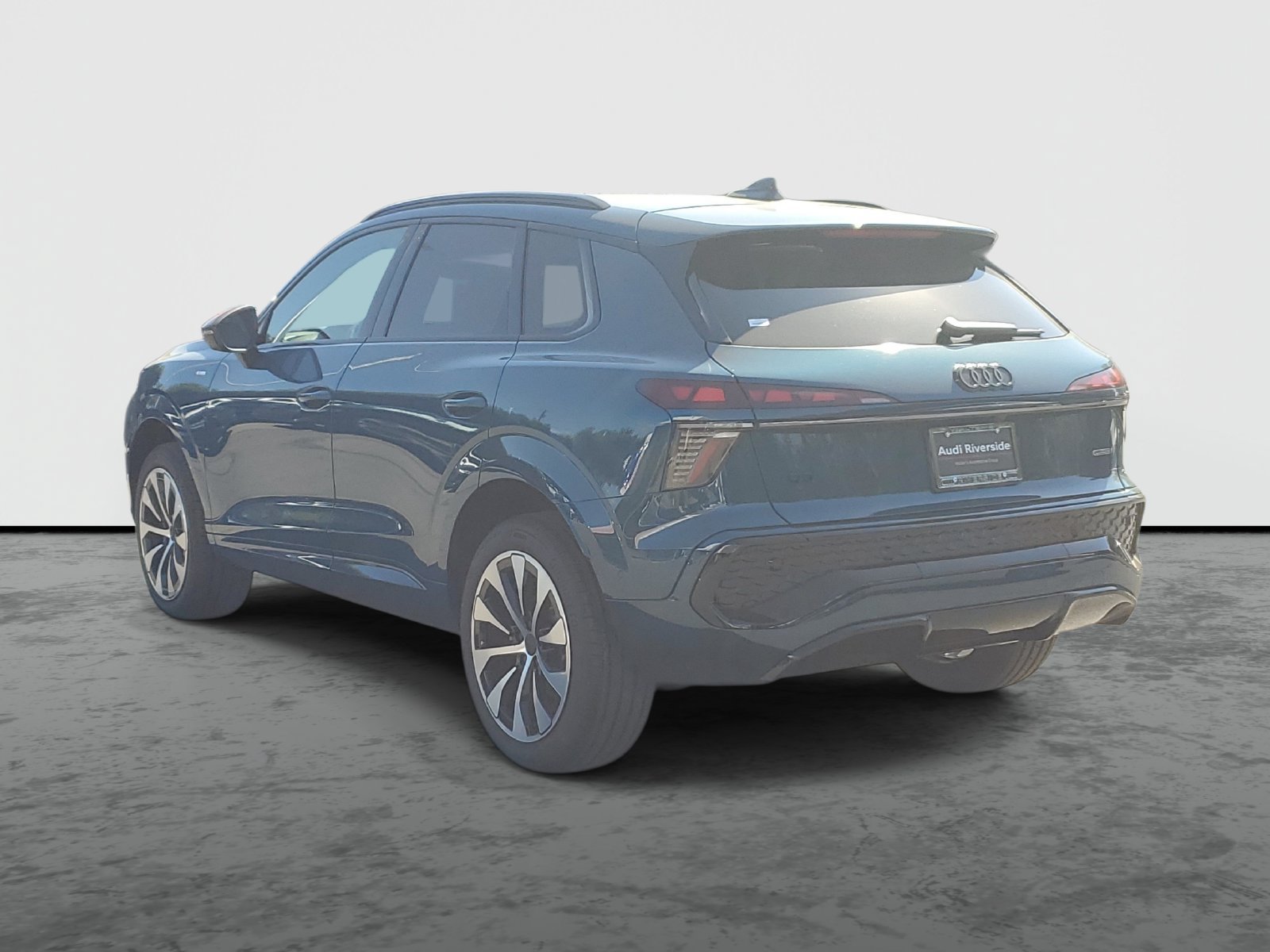 New 2026 Audi Q3 quattro 2.0T AWD/4WD image 3