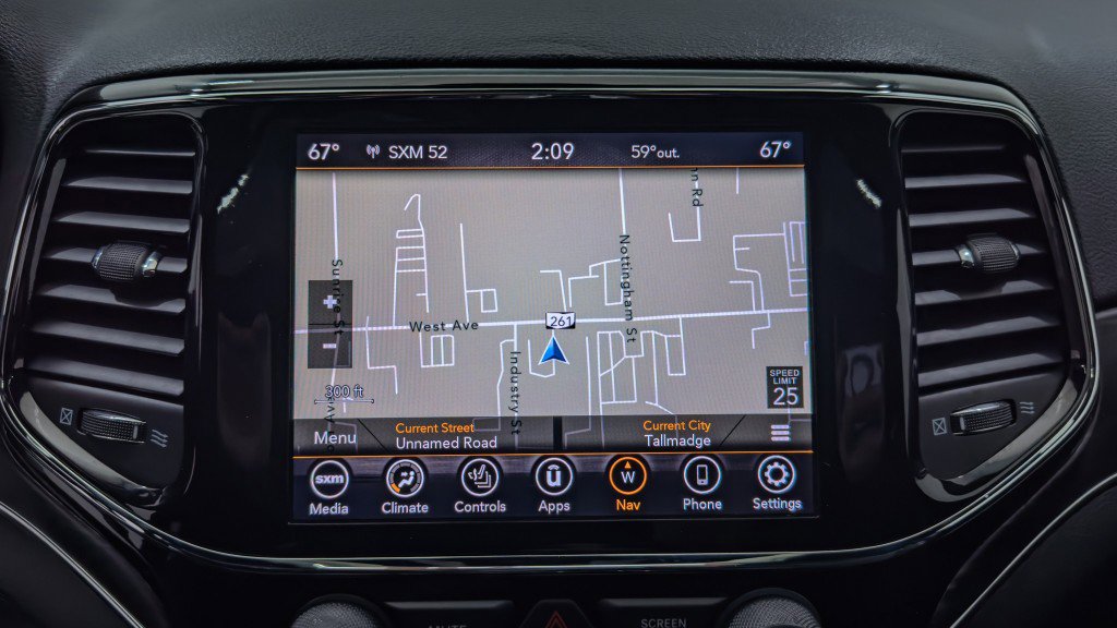 Used 2021 Jeep Grand Cherokee Limited image 38