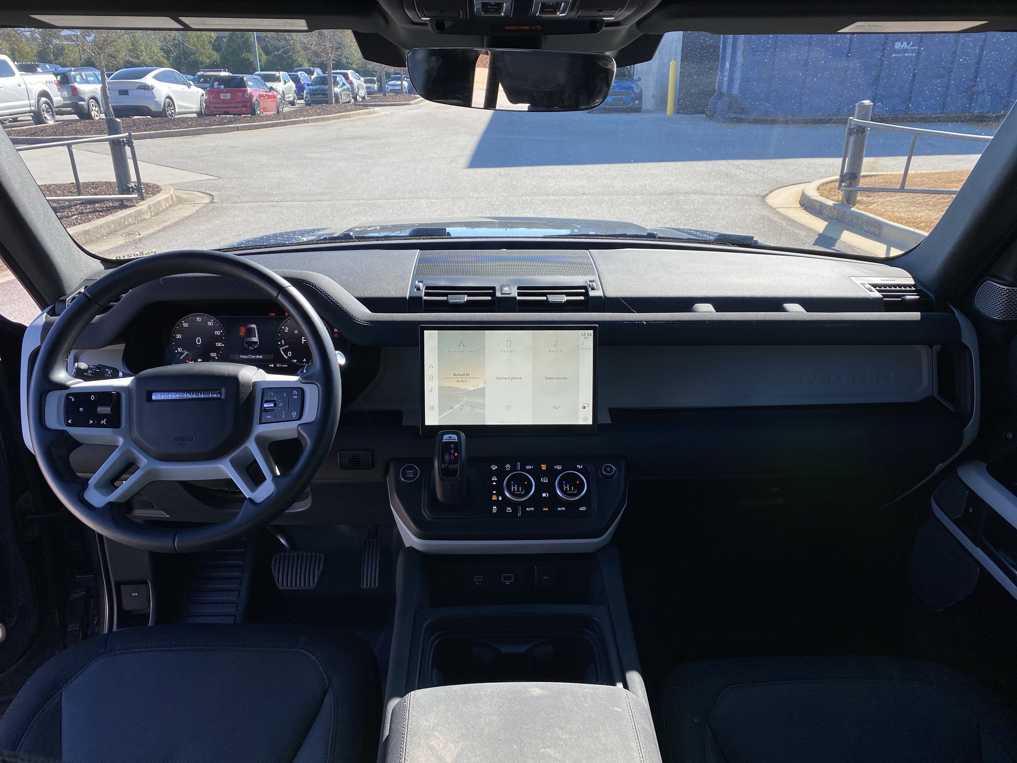 Used 2023 Land Rover Defender 130 X-Dynamic SE image 29