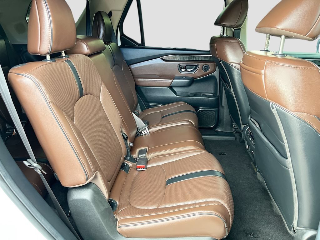 Used 2025 Honda Pilot Elite image 30