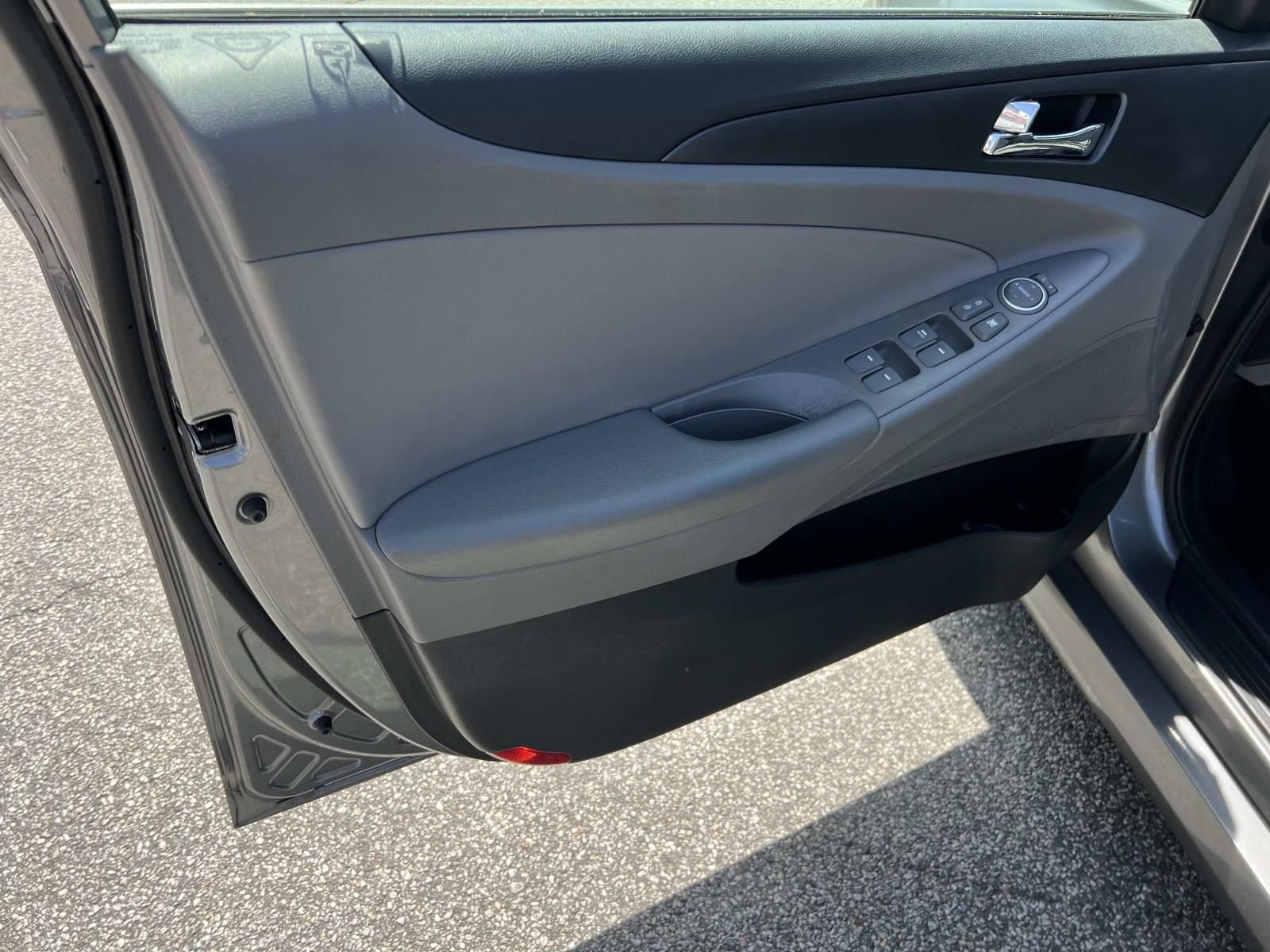 Used 2014 Hyundai Sonata GLS w/ Popular Equipment Group 2 FWD image 10