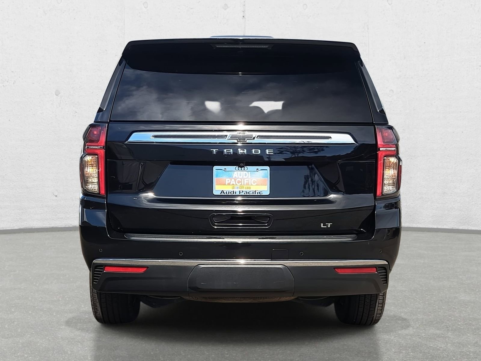 Used 2022 Chevrolet Tahoe LT w/ Luxury Package image 6