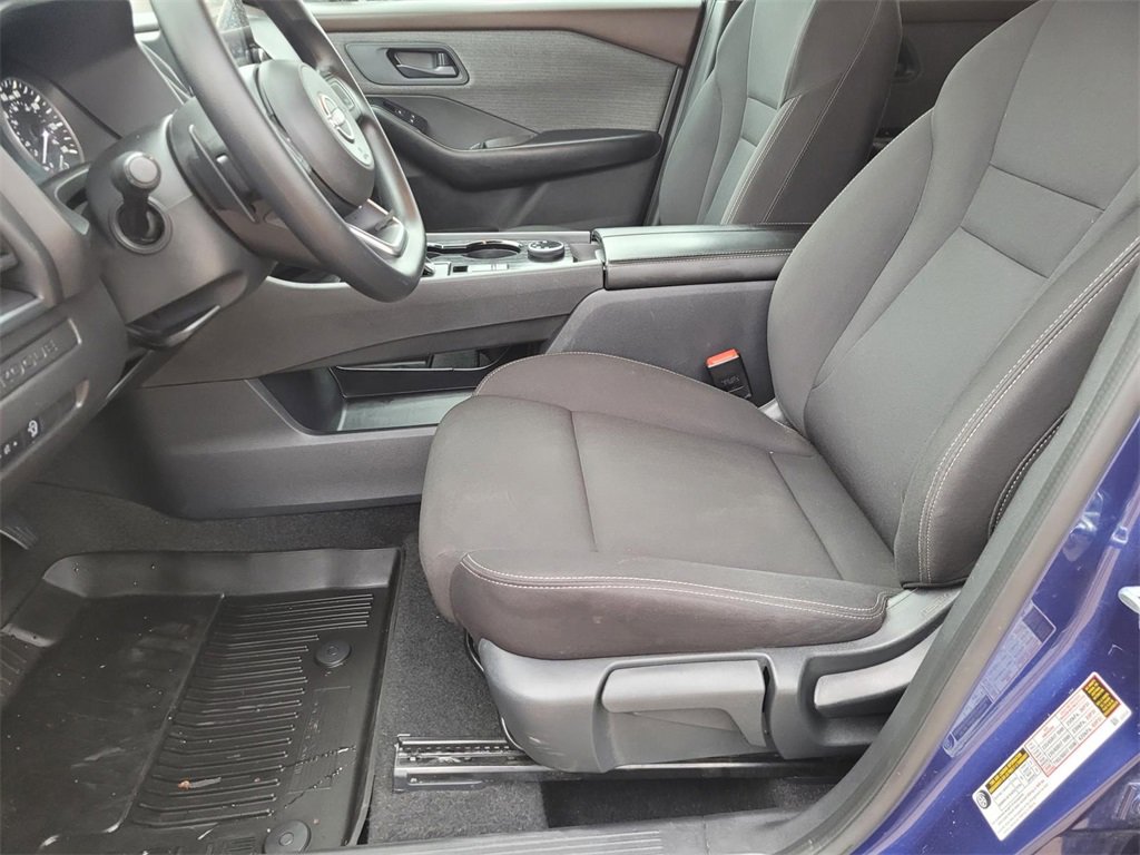 Used 2023 Nissan Rogue S image 17