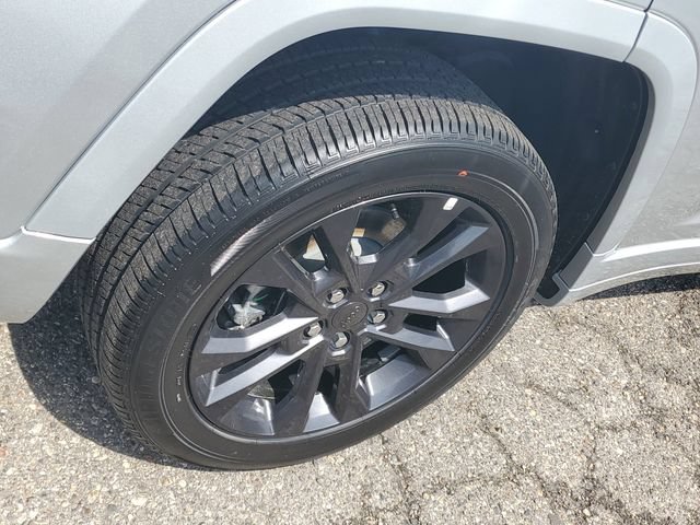 New 2026 Jeep Grand Cherokee Limited AWD/4WD image 5