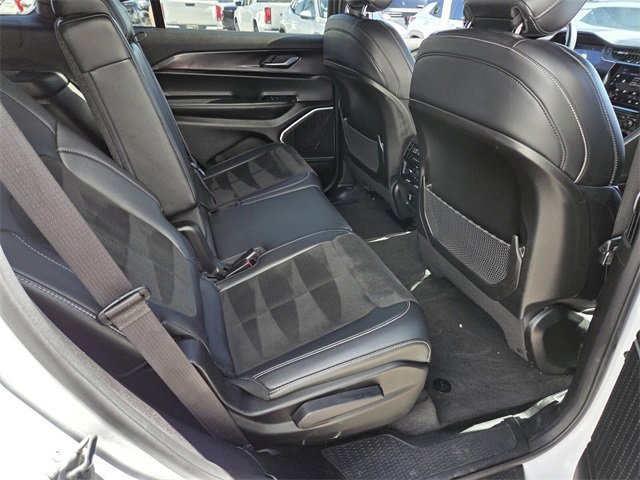 Used 2022 Jeep Grand Cherokee L Laredo image 15