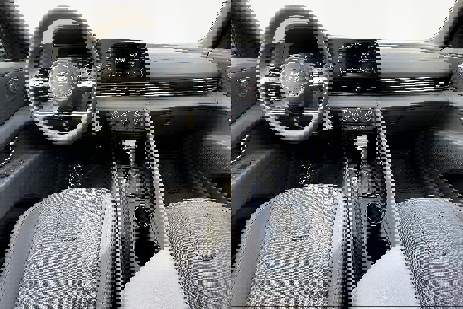 Certified 2025 Hyundai Elantra SE image 7