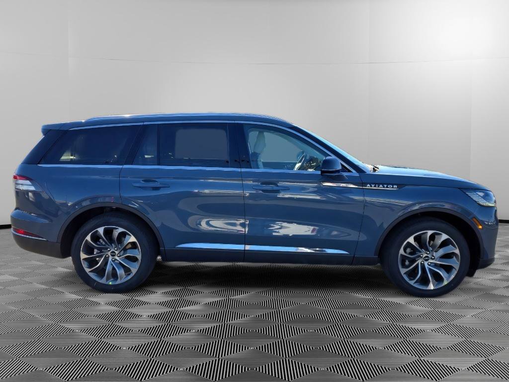 New 2026 Lincoln Aviator AWD image 7