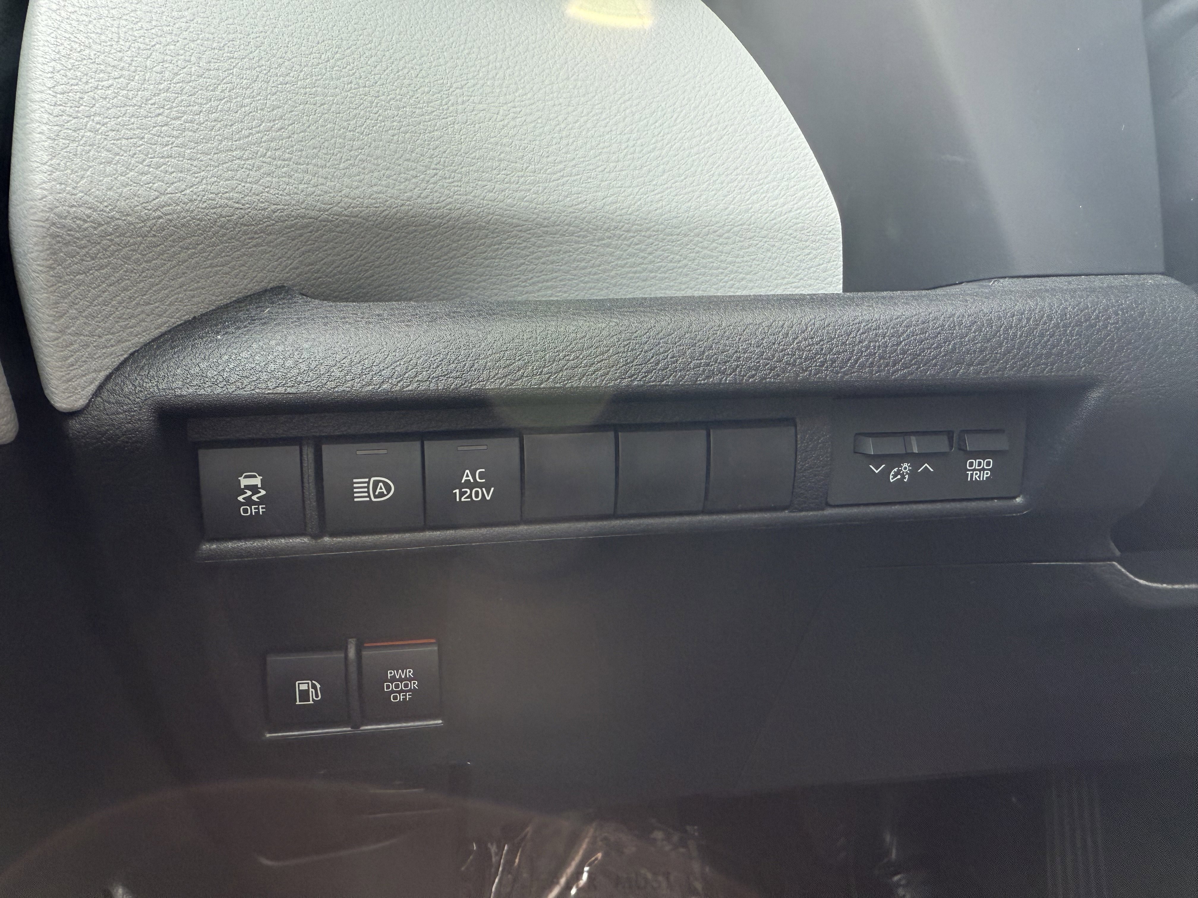 Certified 2025 Toyota Sienna XLE w/ XLE Plus Package image 13