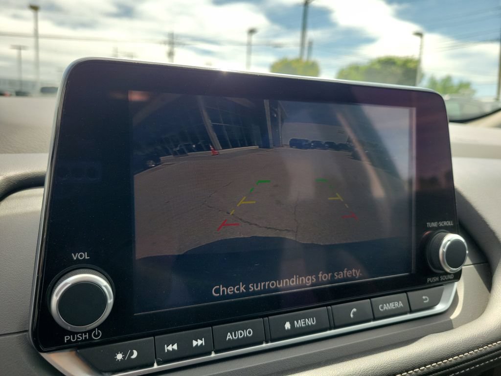 Used 2025 Nissan Rogue SV FWD image 28