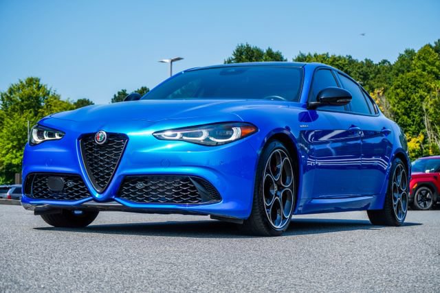 Used 2024 Alfa Romeo Giulia Veloce RWD image 9